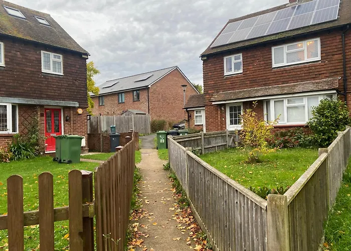 Cosy Apartment With Private Access And Kitchenette In Guildford (Adults Only)