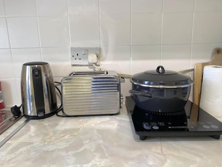 Holiday home Cosy With Private Access And Kitchenette In Guildford (adults Only)