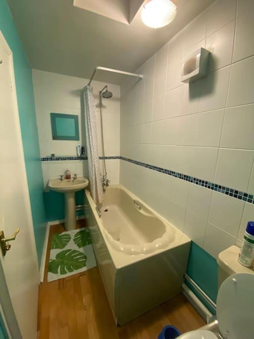 Cosy With Private Access And Kitchenette In Guildford (adults Only) Worplesdon