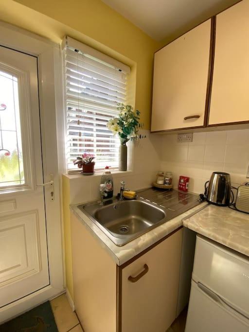 Holiday home Cosy With Private Access And Kitchenette In Guildford (adults Only) *