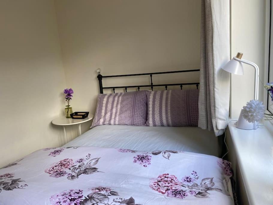 Cosy With Private Access And Kitchenette In Guildford (adults Only) *